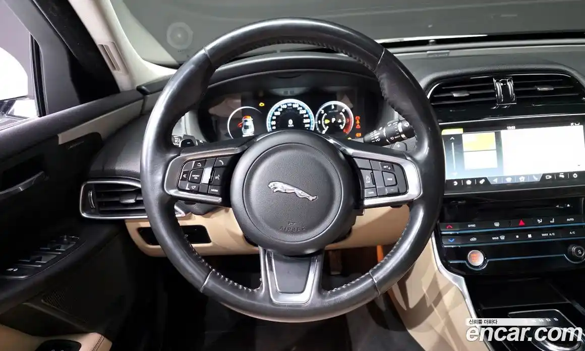 Jaguar XE 2017 2.0 гидро в Москве № 295807, фото 13