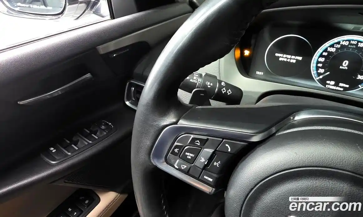 Jaguar XE 2017 2.0 гидро в Москве № 295807, фото 18