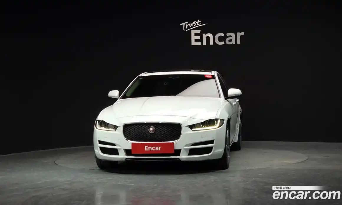Jaguar XE 2017 2.0 гидро в Москве № 295807, фото 3