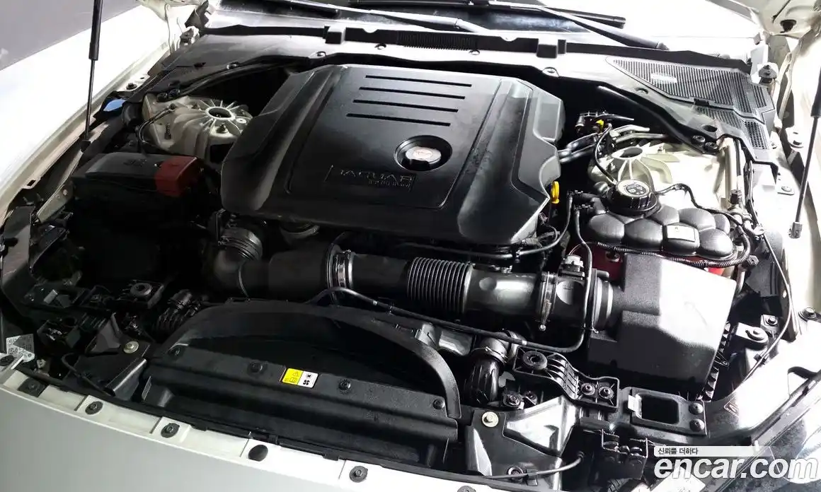 Jaguar XE 2017 2.0 гидро в Москве № 295807, фото 6
