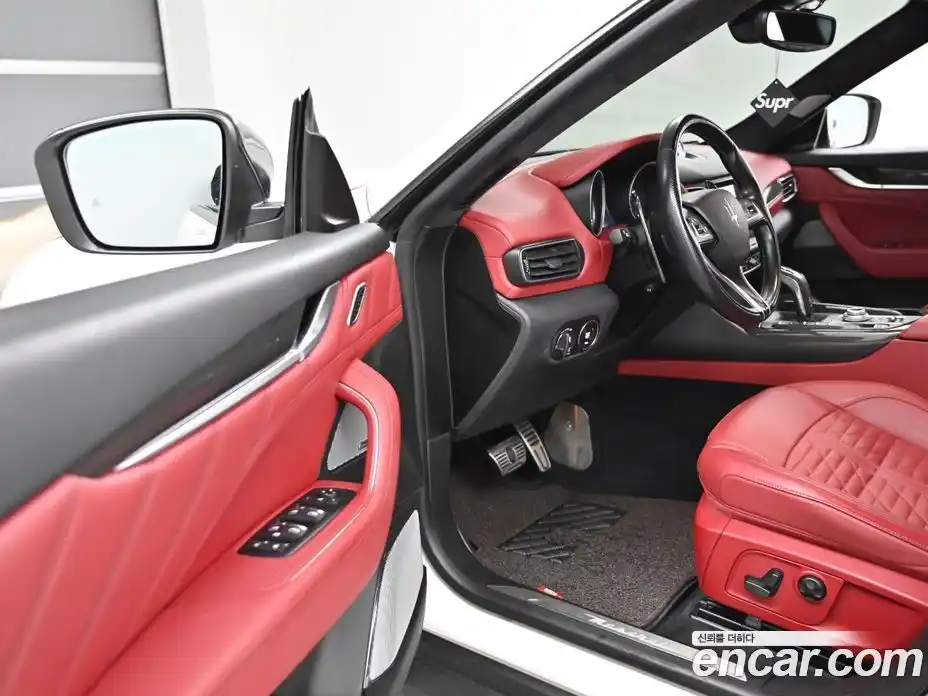 Maserati Levante 2018 3.8 гидро в Москве № 319709, фото 12