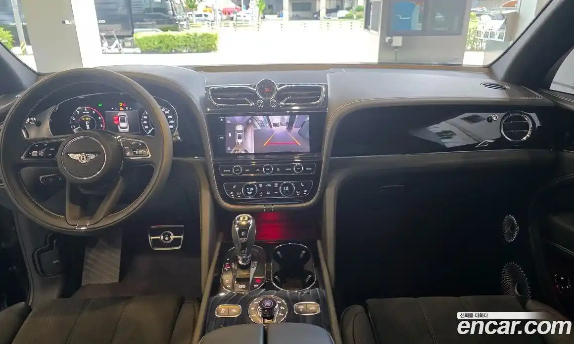 Bentley Bentayga 2024 4.0 гидро в Москве № 366416, фото 5