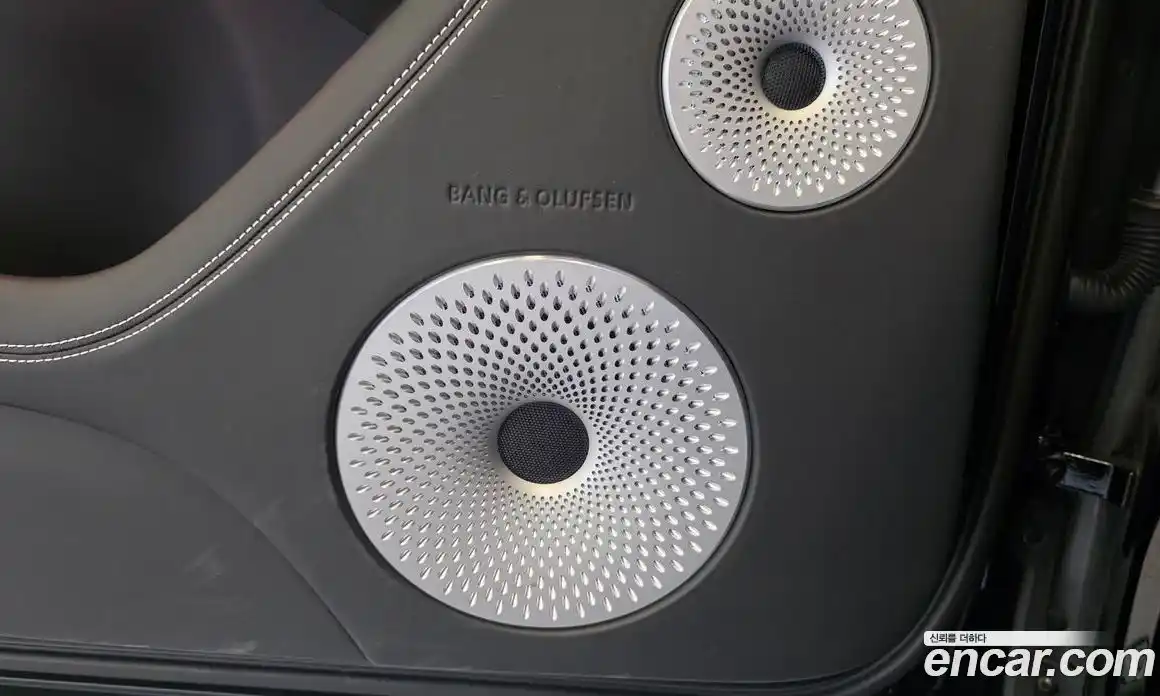 Bentley Bentayga 2024 4.0 гидро в Москве № 366416, фото 9