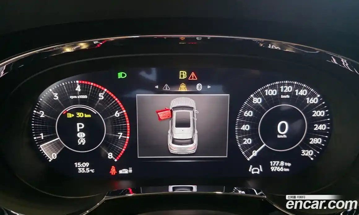 Bentley Bentayga 2024 4.0 гидро в Москве № 366416, фото 10