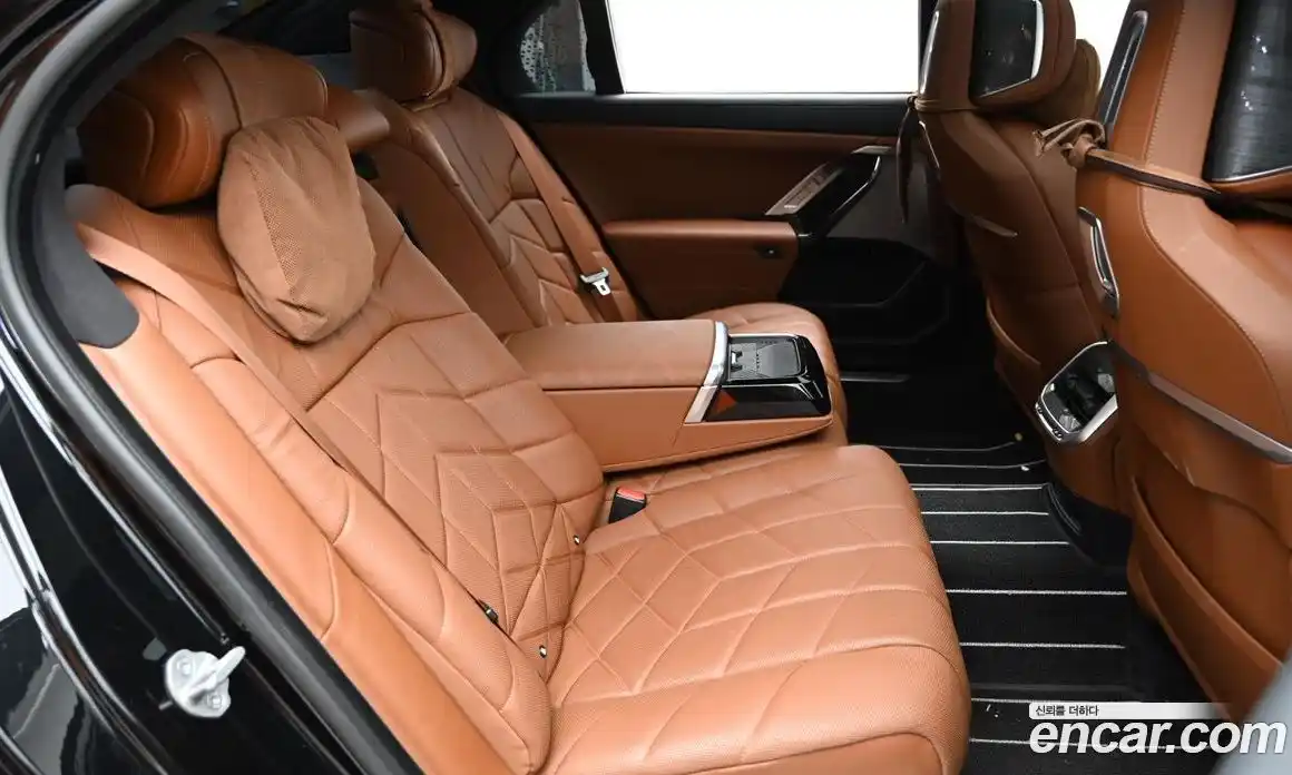 BMW 7-Series 2023 3.0 гидро в Москве, фото 12