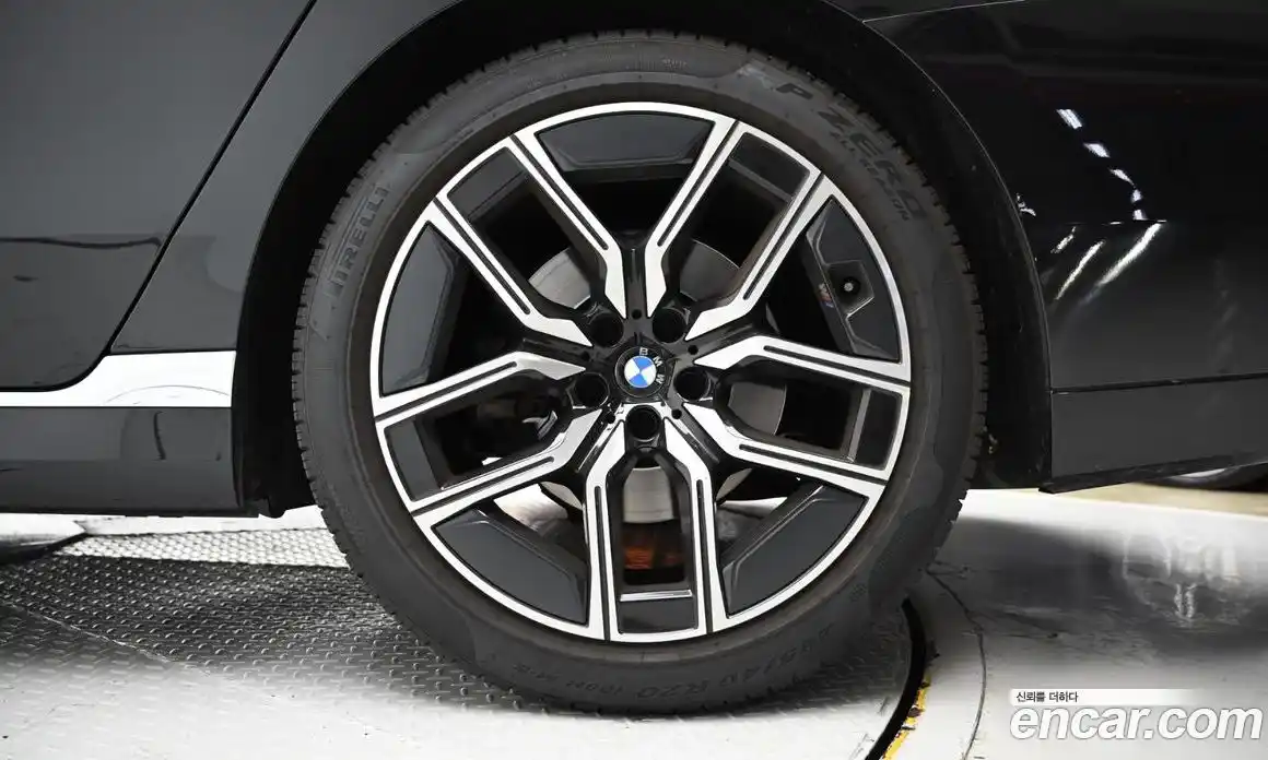 BMW 7-Series 2023 3.0 гидро в Москве, фото 5