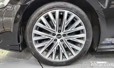 Audi A8 2022 3.0 гидро в Москве № 801601, миниатюра 5