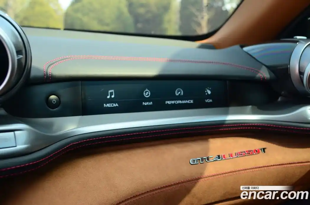 Ferrari GTC4 Lusso 2019 3.9 гидро в Москве № 814125, фото 17