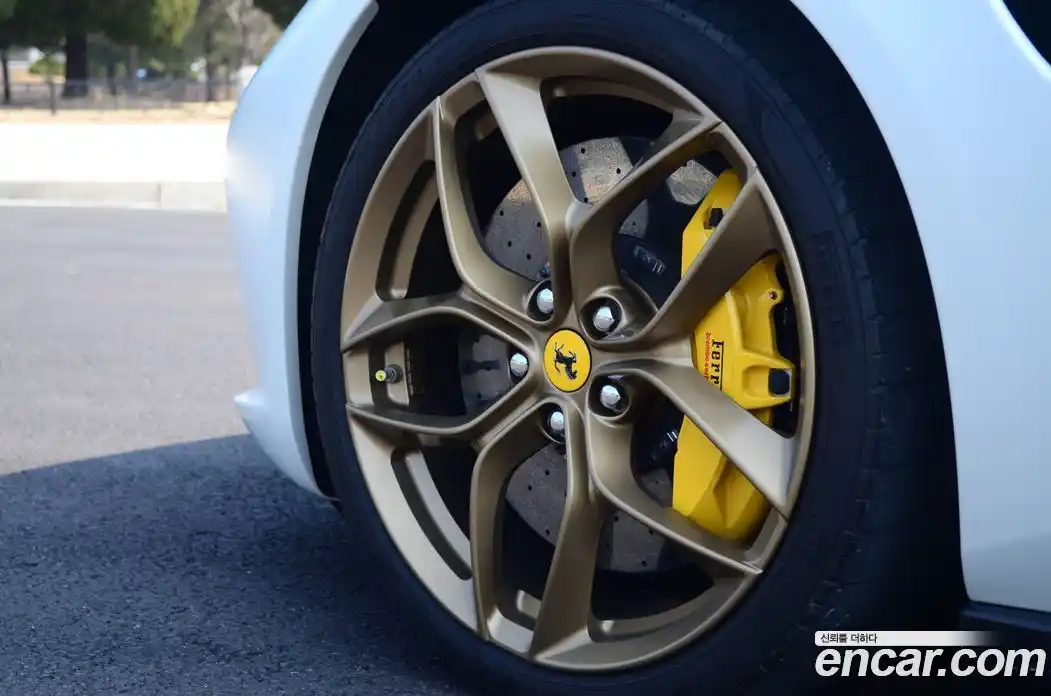 Ferrari GTC4 Lusso 2019 3.9 гидро в Москве № 814125, фото 5