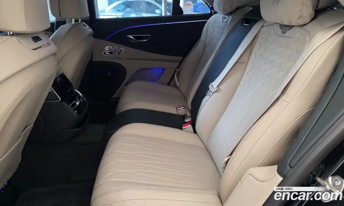 Bentley Flying Spur 2024 4.0 гидро в Москве № 864243, фото 8