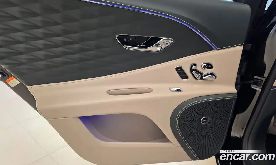 Bentley Flying Spur 2024 4.0 гидро в Москве № 864243, фото 9