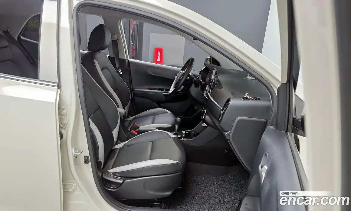 Kia Morning 2023 1.0 Автомат в Москве № 972672, фото 11