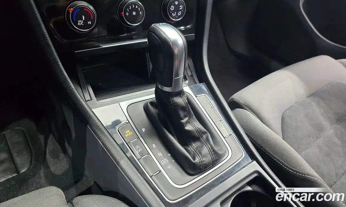 Volkswagen Golf 2013 1.6 гидро в Москве № 976160, фото 9