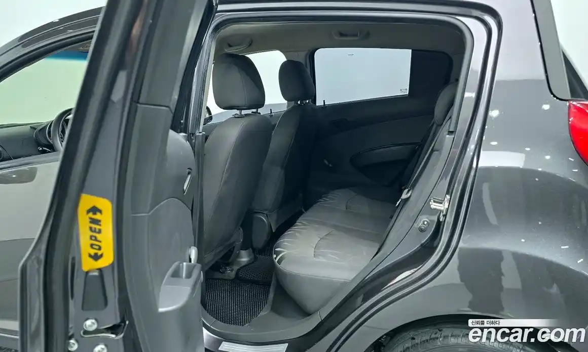 Chevrolet Spark 2014 1.0 гидро в Москве, фото 13