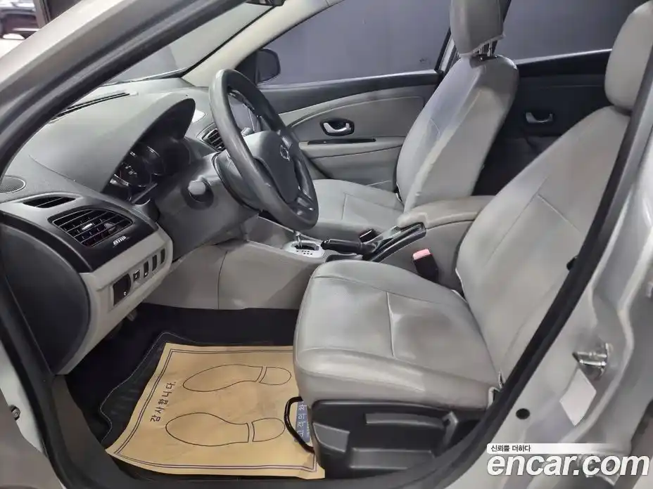 Renault SM3 2009 1.6 гидро в Москве, фото 17