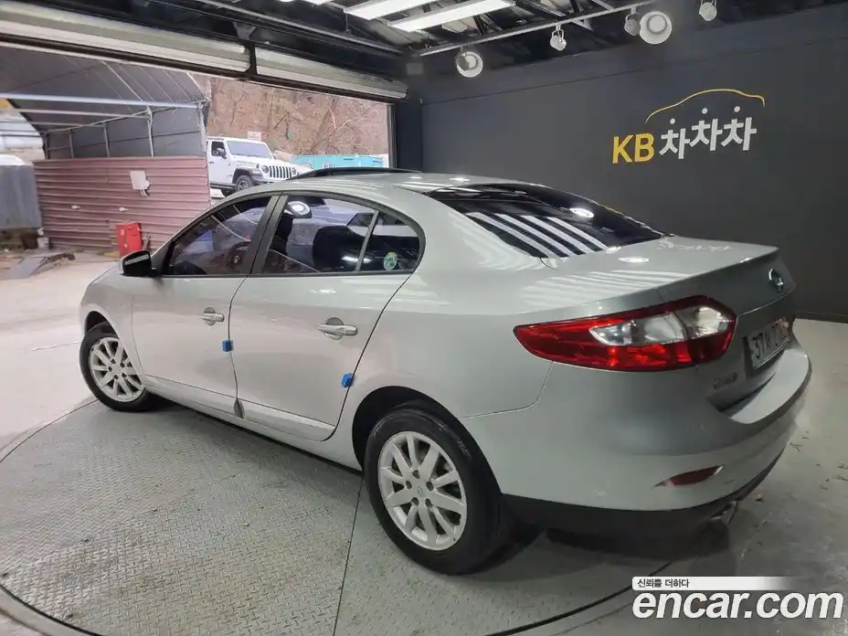 Renault SM3 2009 1.6 гидро в Москве, фото 4