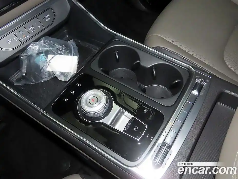 Kia Canival 2025 1.6 Автомат в Москве № 1065798, фото 12