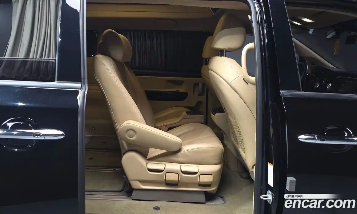 Kia Canival 2018 3.3 Автомат в Москве № 1079266, фото 12