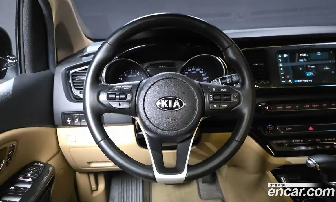 Kia Canival 2018 3.3 Автомат в Москве № 1079266, фото 13