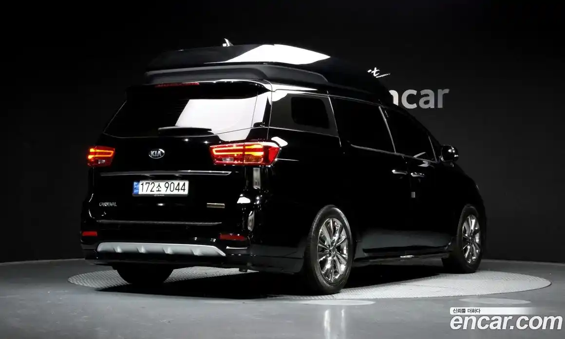 Kia Canival 2018 3.3 Автомат в Москве № 1079266, фото 2