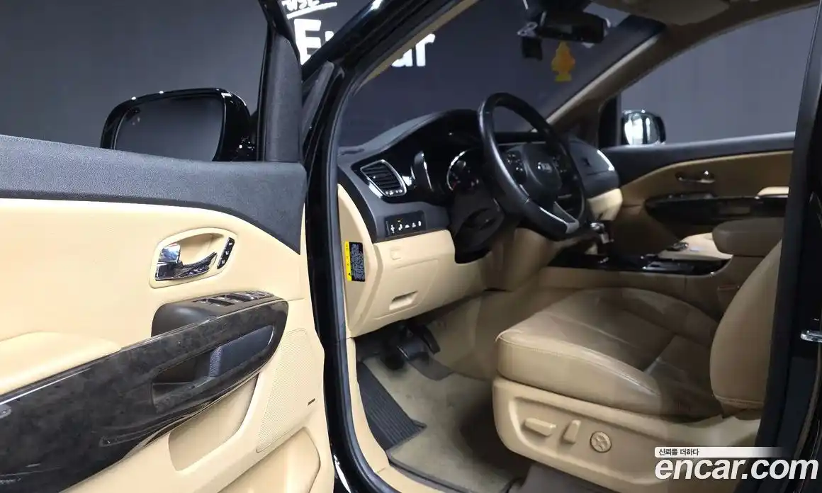 Kia Canival 2018 3.3 Автомат в Москве № 1079266, фото 10