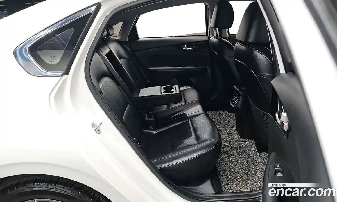 Kia K3 2022 1.6 Автомат в Москве № 1079289, фото 11