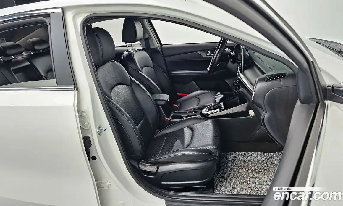 Kia K3 2022 1.6 Автомат в Москве № 1079289, фото 12