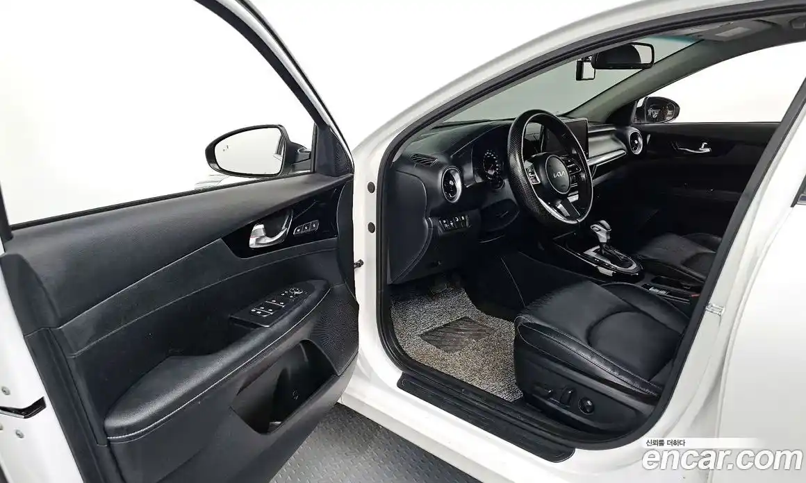 Kia K3 2022 1.6 Автомат в Москве № 1079289, фото 10