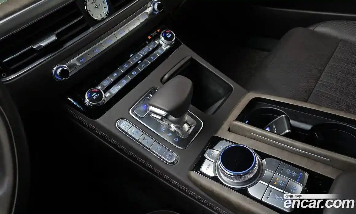 Genesis G90 2018 3.3 гидро в Москве № 118488, фото 9