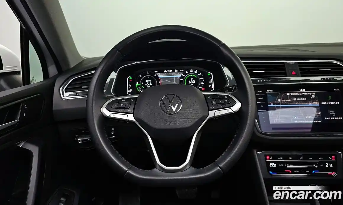 Volkswagen Tiguan 2023 2.0 гидро в Москве № 168810, фото 13