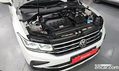 Volkswagen Tiguan 2023 2.0 гидро в Москве № 168810, миниатюра 6