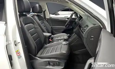 Volkswagen Tiguan 2023 2.0 гидро в Москве № 168810, миниатюра 10