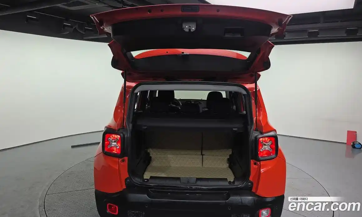 Jeep Renegade 2016 2.4 гидро в Москве № 169729, фото 20