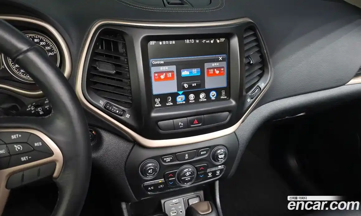 Jeep Cherokee 2016 2.4 гидро в Москве № 169778, фото 13
