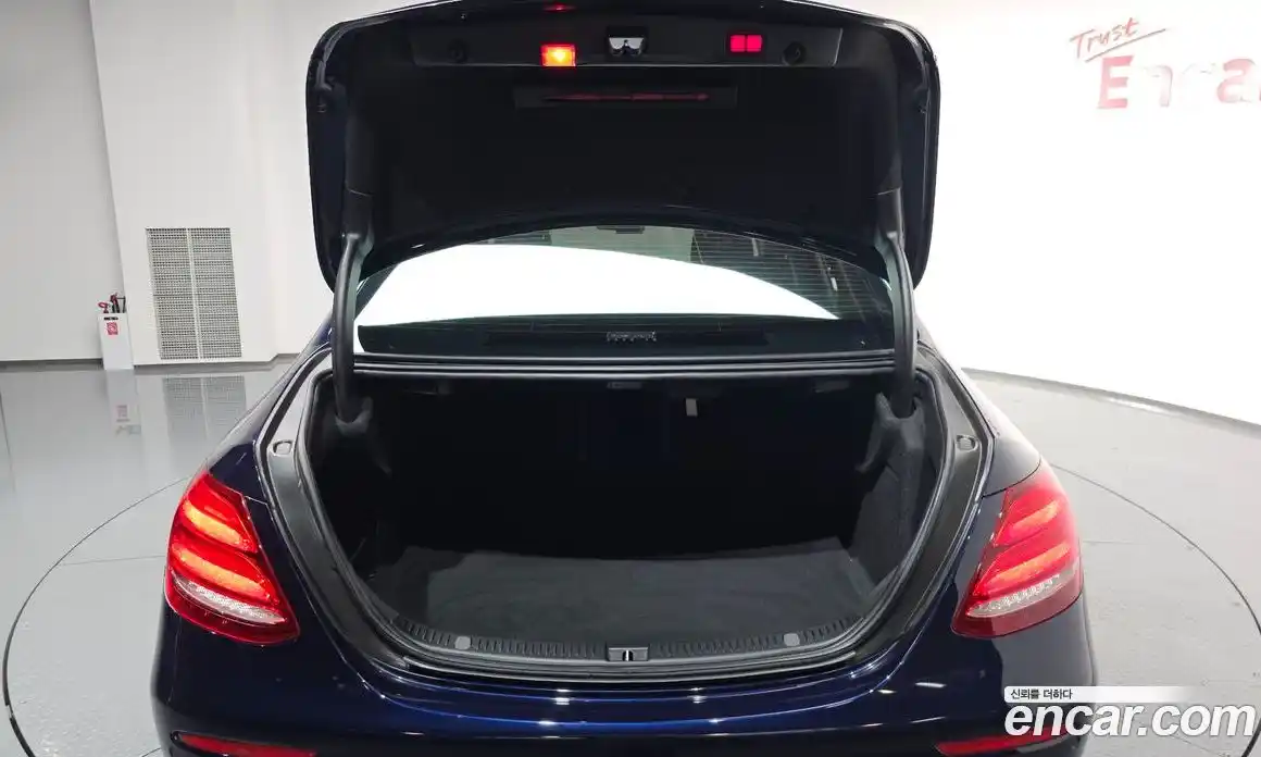Mercedes-Benz E-Class 2018 2.0 гидро, фото 20