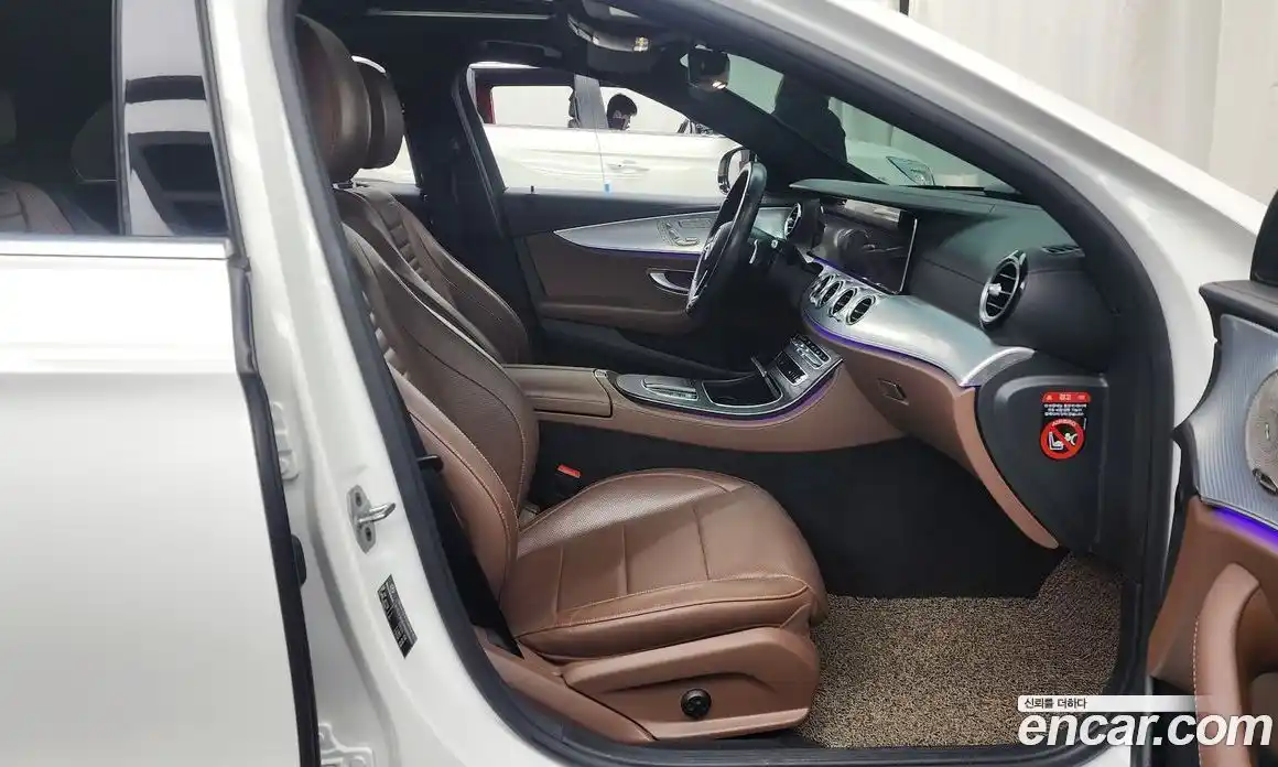 Mercedes-Benz E-Class 2021 2.0 гидро, фото 11