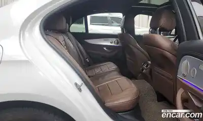 Mercedes-Benz E-Class 2021 2.0 гидро, миниатюра 12