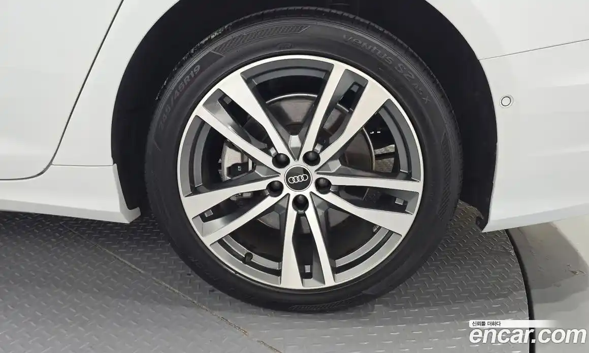 Audi A6 2023 2.0 гидро в Москве, фото 5