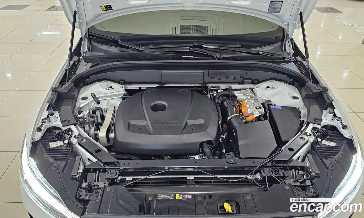 Volvo XC60 2024 2.0 гидро в Москве № 230882, фото 6