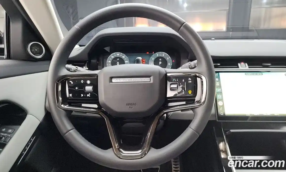 Land Rover Range-Rover Evoque 2024 2.0 гидро в Москве № 231130, фото 13