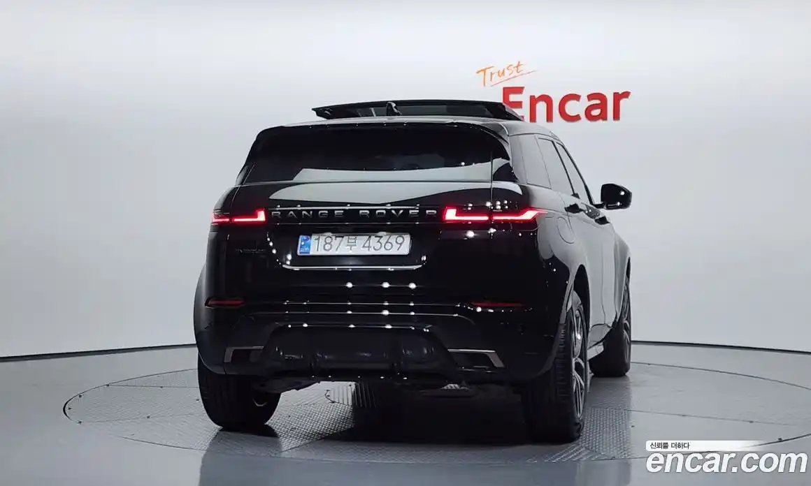 Land Rover Range-Rover Evoque 2024 2.0 гидро в Москве № 231130, фото 4