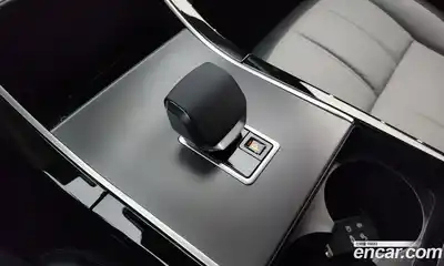 Land Rover Range-Rover Evoque 2024 2.0 гидро в Москве № 231130, миниатюра 9