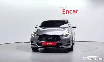 Infiniti Q30 2017 2.0 гидро в Москве № 256128, миниатюра 3