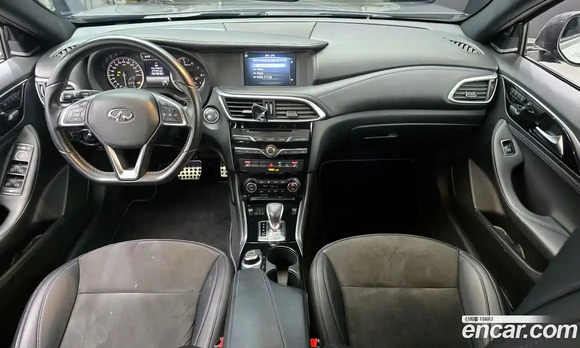 Infiniti Q30 2017 2.0 гидро в Москве № 256128, фото 7