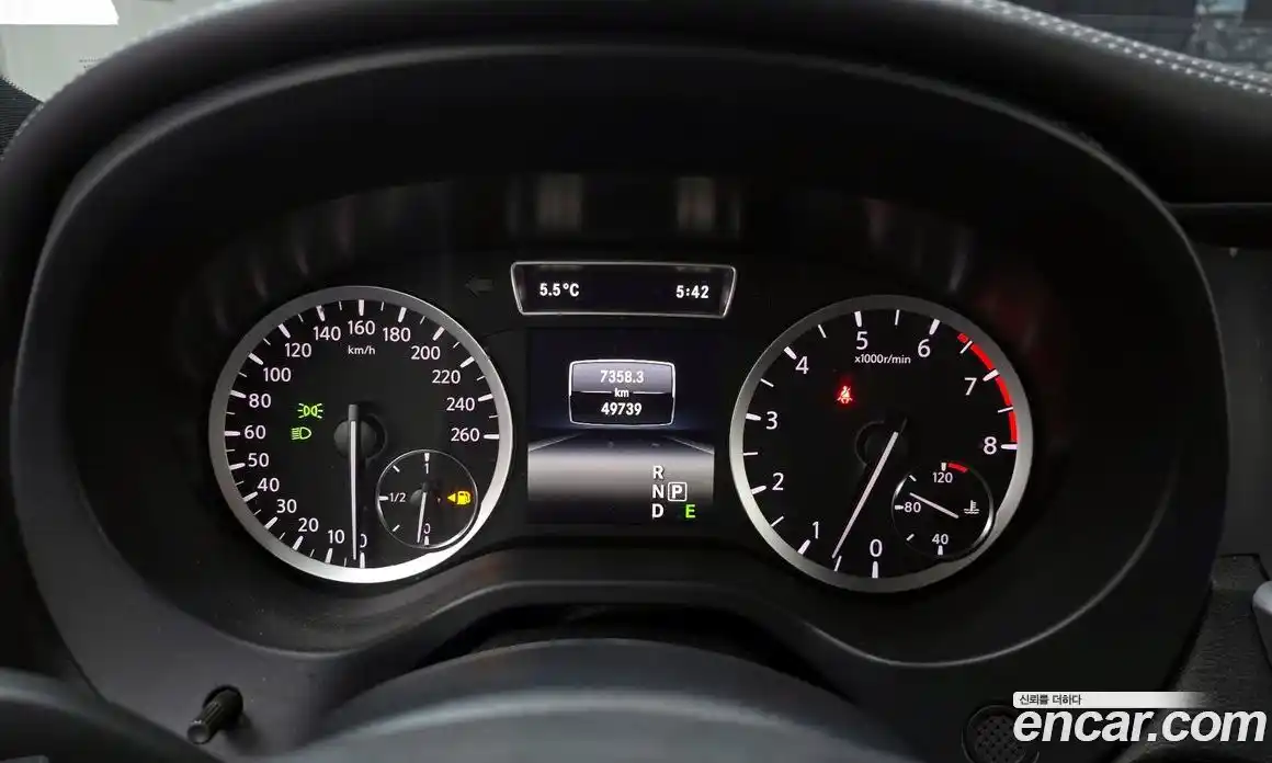 Infiniti Q30 2017 2.0 гидро в Москве № 256128, фото 8