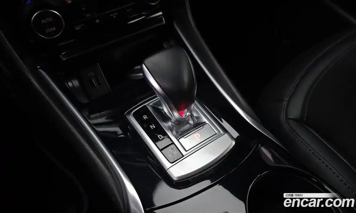 Infiniti Q30 2017 2.0 гидро в Москве № 256128, фото 9