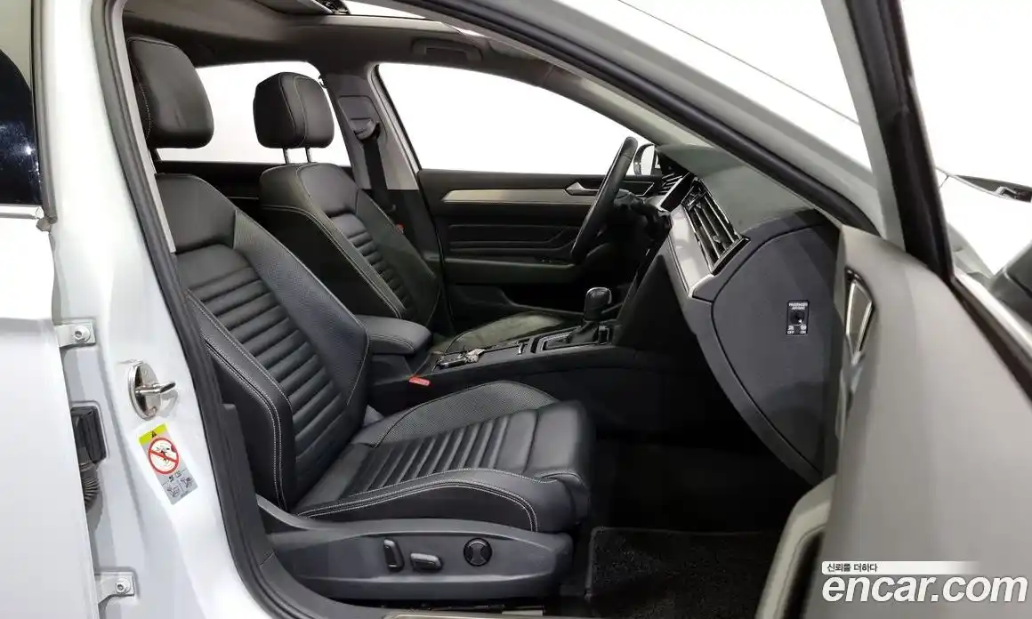 Volkswagen Passat 2021 2.0 гидро в Москве № 296303, фото 11