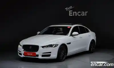 Jaguar XE, 2016