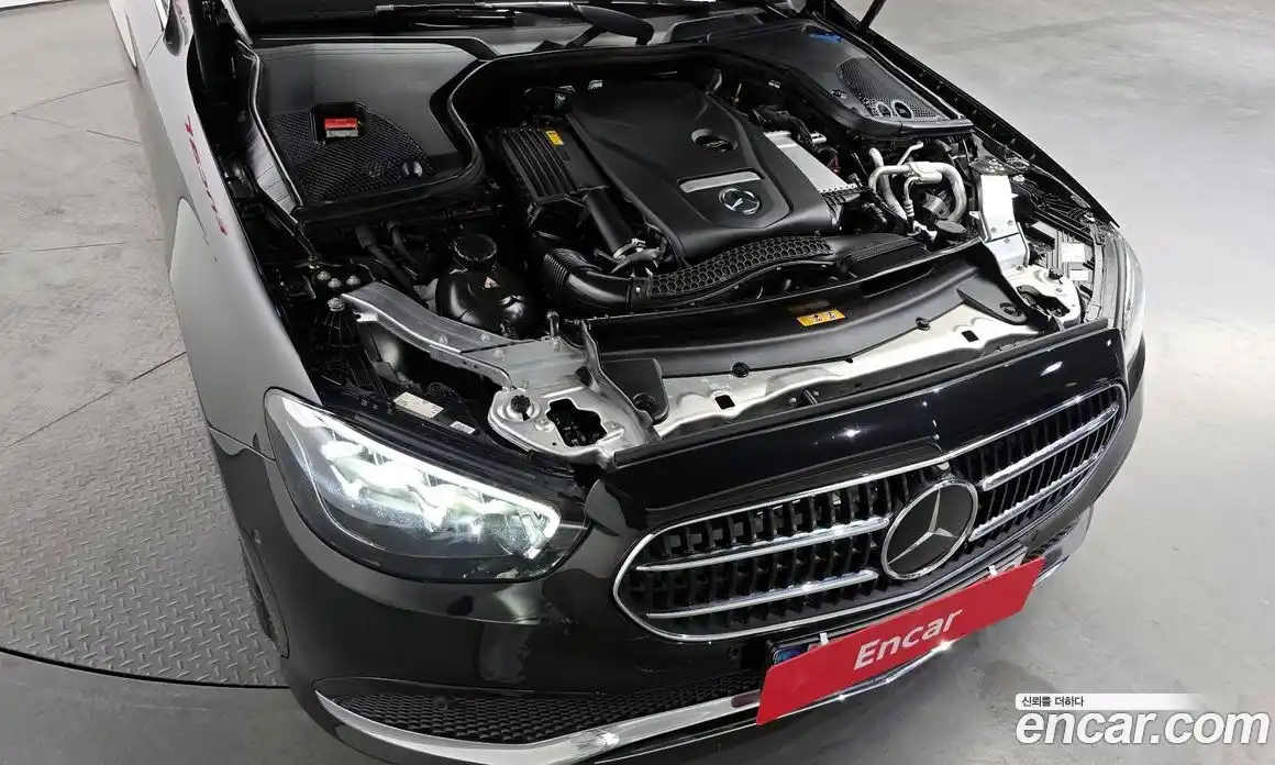 Mercedes-Benz E-Class 2023 2.0 гидро, фото 6