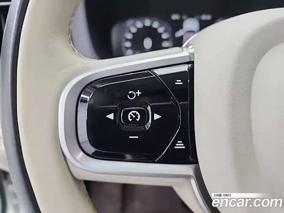 Volvo XC60 2021 2.0 гидро в Москве № 373843, фото 18